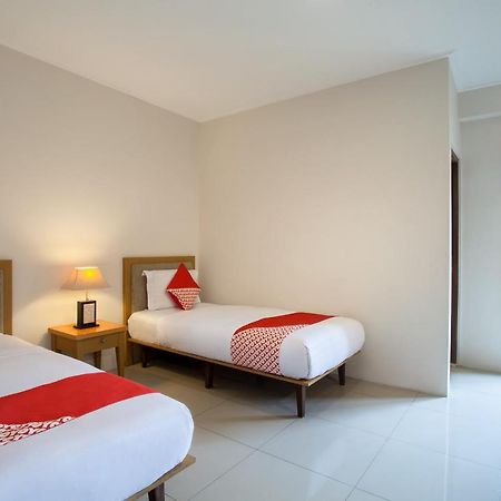 Oyo 107 Kusuma Kemang Suite Jacarta Exterior foto