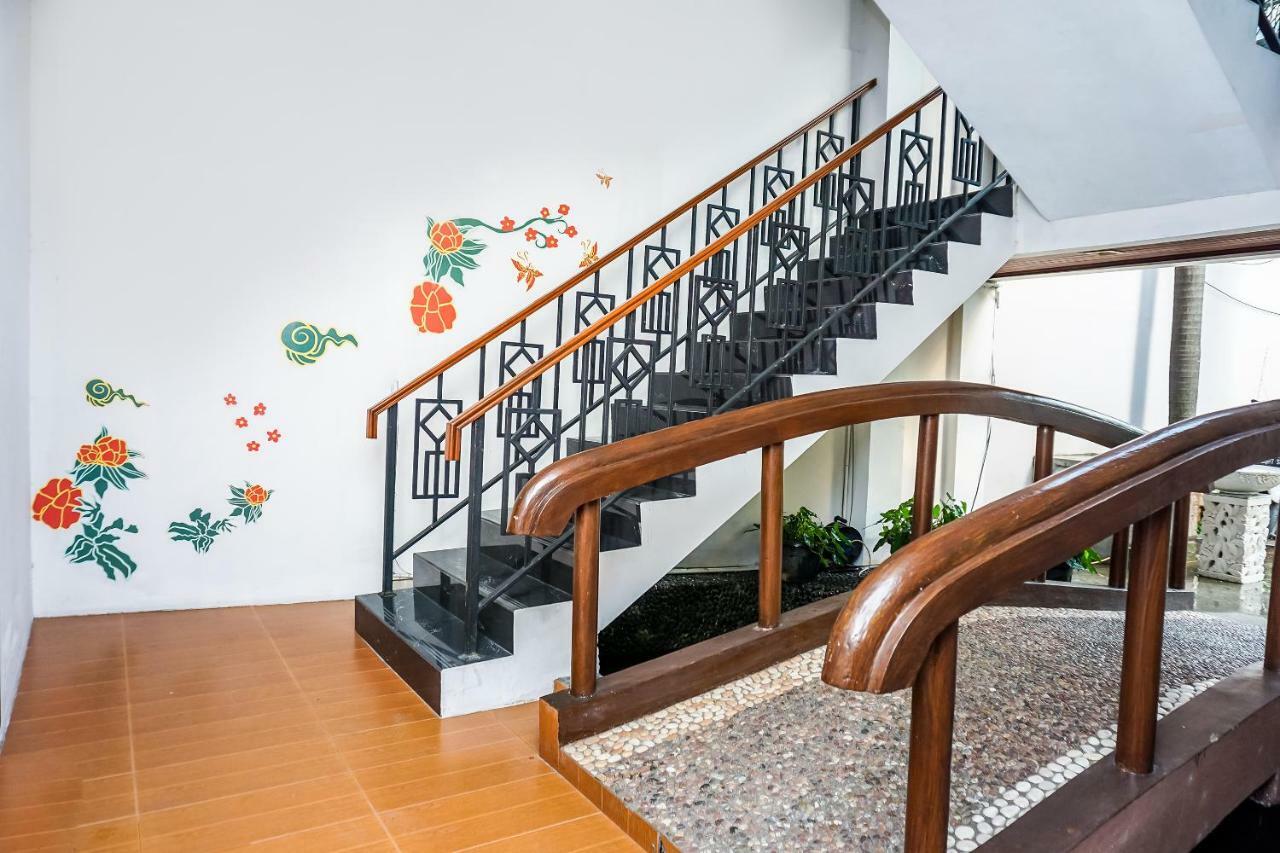 Oyo 107 Kusuma Kemang Suite Jacarta Exterior foto