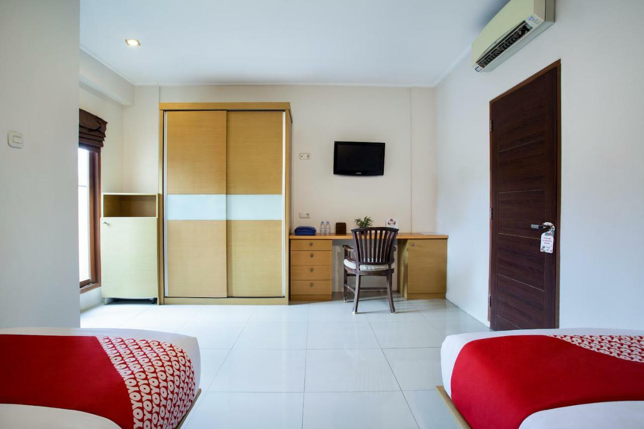 Oyo 107 Kusuma Kemang Suite Jacarta Exterior foto