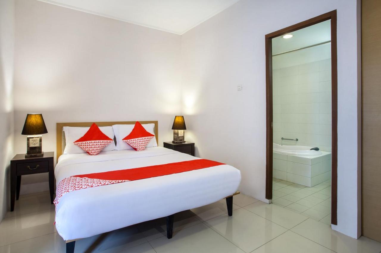 Oyo 107 Kusuma Kemang Suite Jacarta Exterior foto